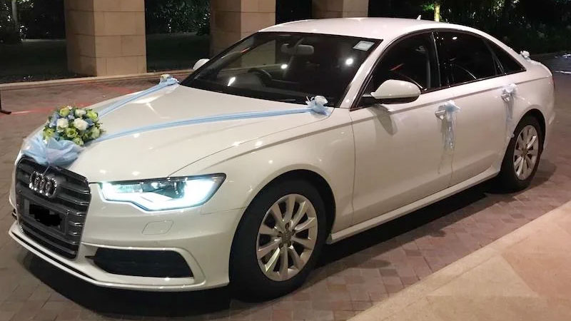 Self-Drive vs Chauffeur-Driven Wedding Cars – Which Is Better?